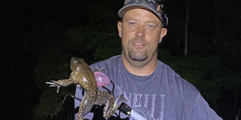 Florida Frog Gigging | Frog Gigging Trip in Crystal River, FL 